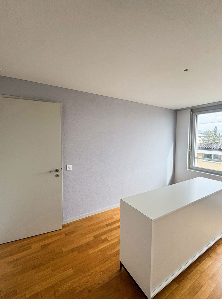 Kinderzimmer in Meilen mit Wandgestaltung in Farrow & Ball Calluna Nr. 270 – ausgeführt von Maler Freunde GmbH